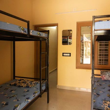 Aramana Holiday Inn Alappuzha Экстерьер фото