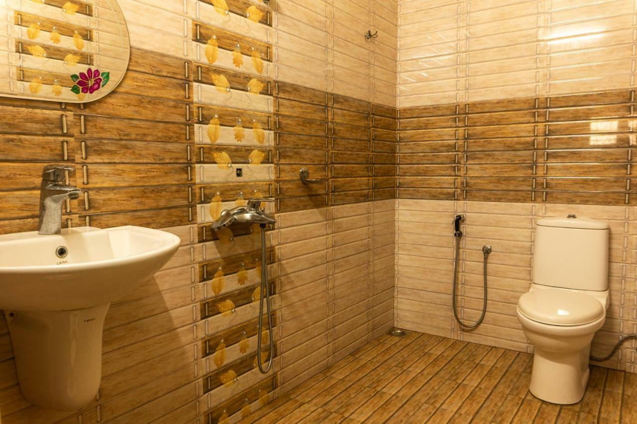 Aramana Holiday Inn Alappuzha Экстерьер фото
